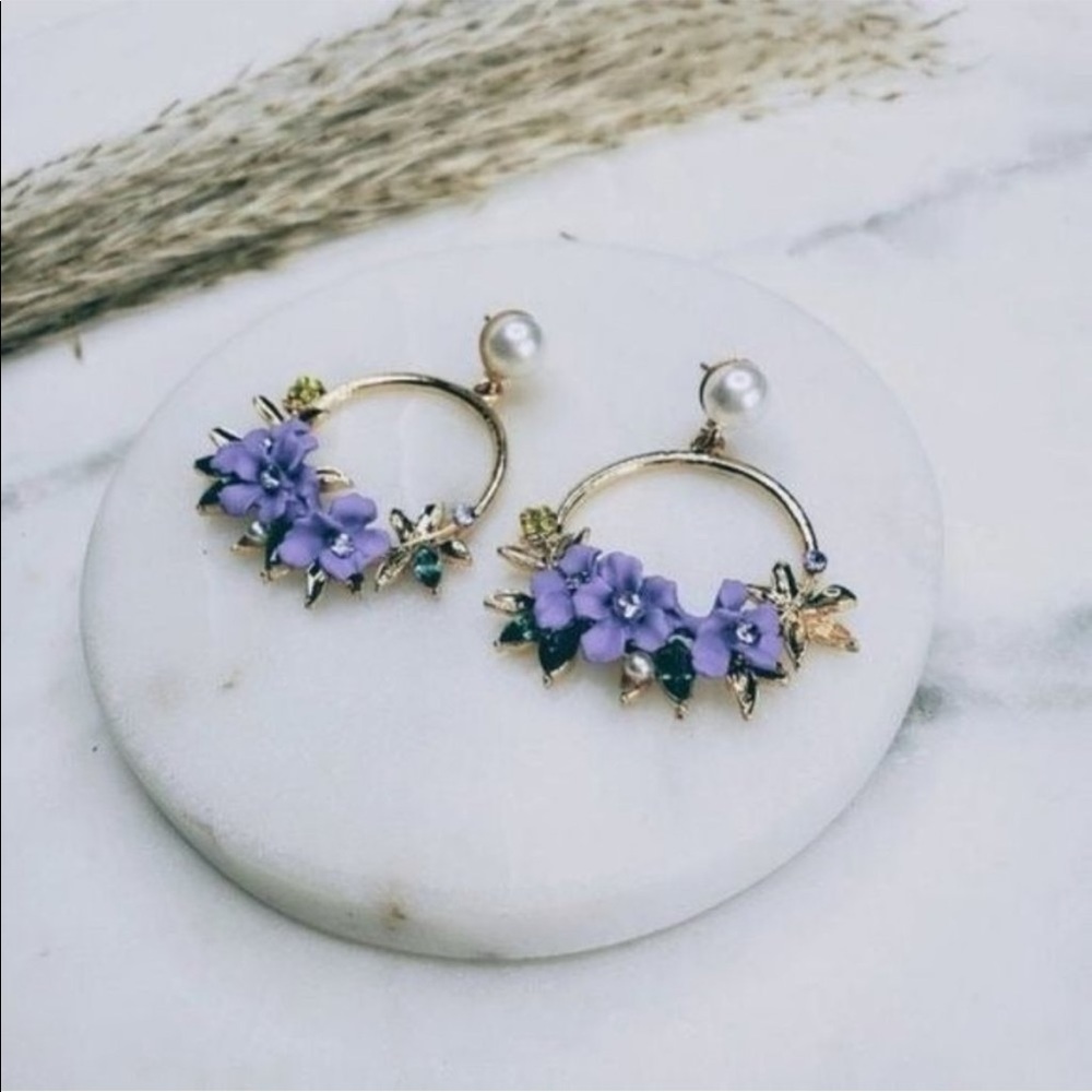 purple flower statement earrings pearl with crystal - Picture 6 of 6